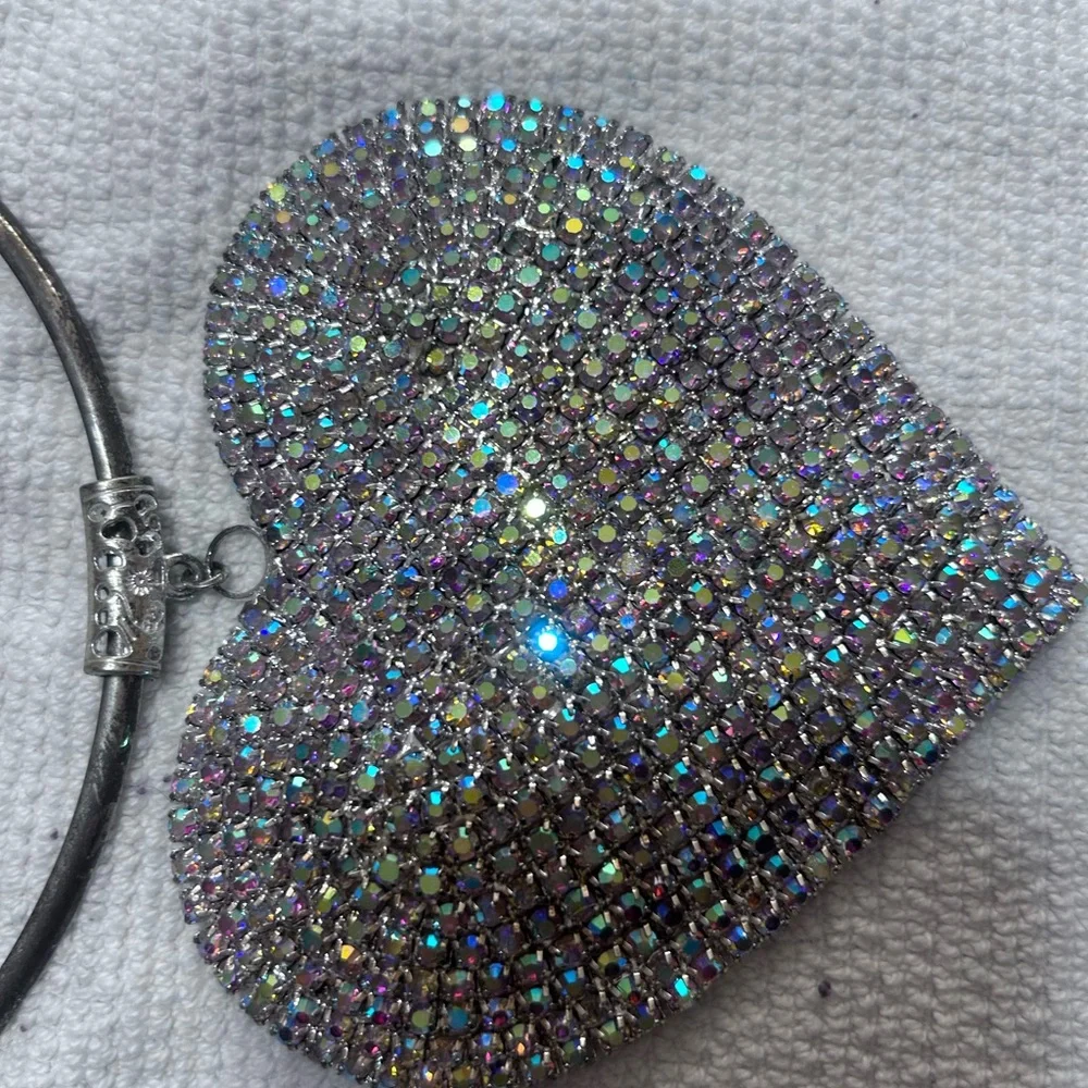 Silver Heart-Shaped Rhinestone necklace - Picture 1 of 5
